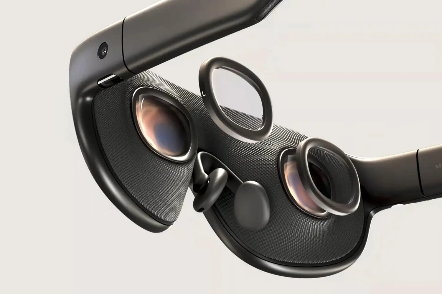 Meta VR Glasses inside view: compact pancake lenses behind the 70-degree field of view, with clip-in prescription lens inserts and nose pads